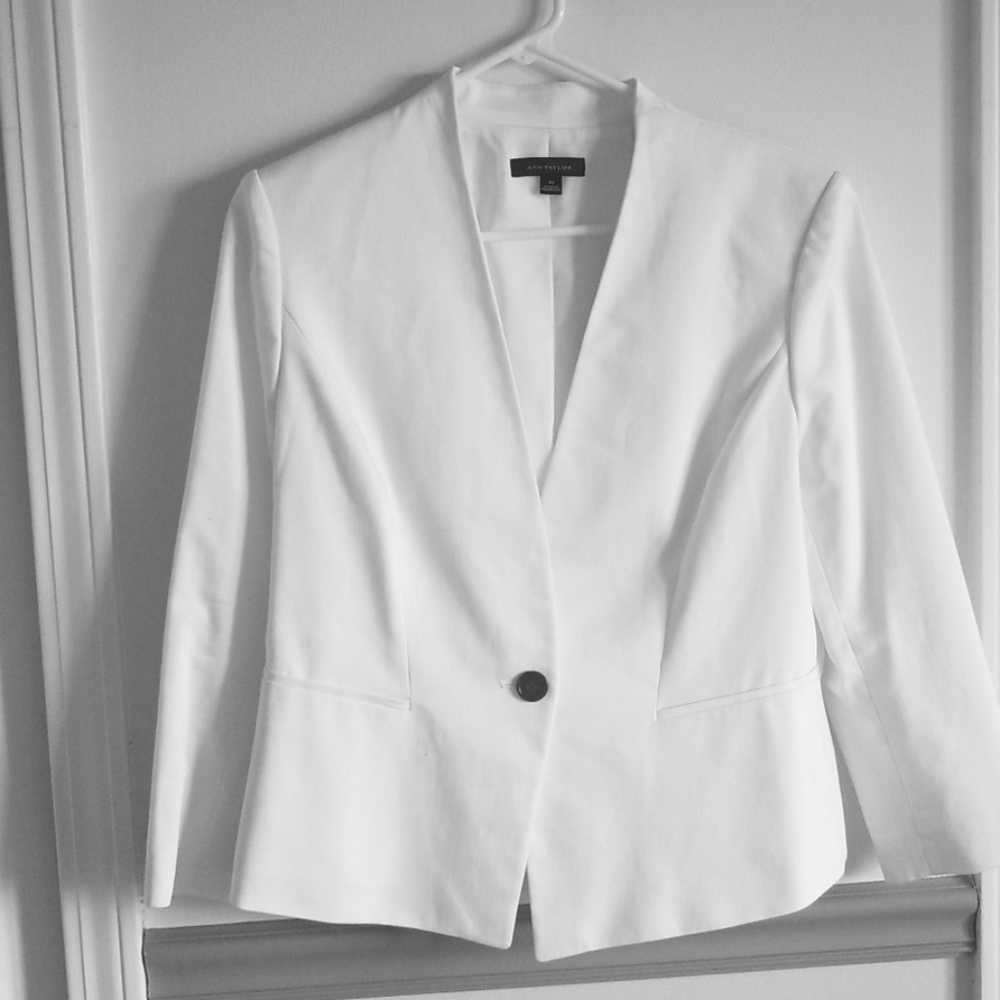 Ann Taylor White 3/4 length blazer